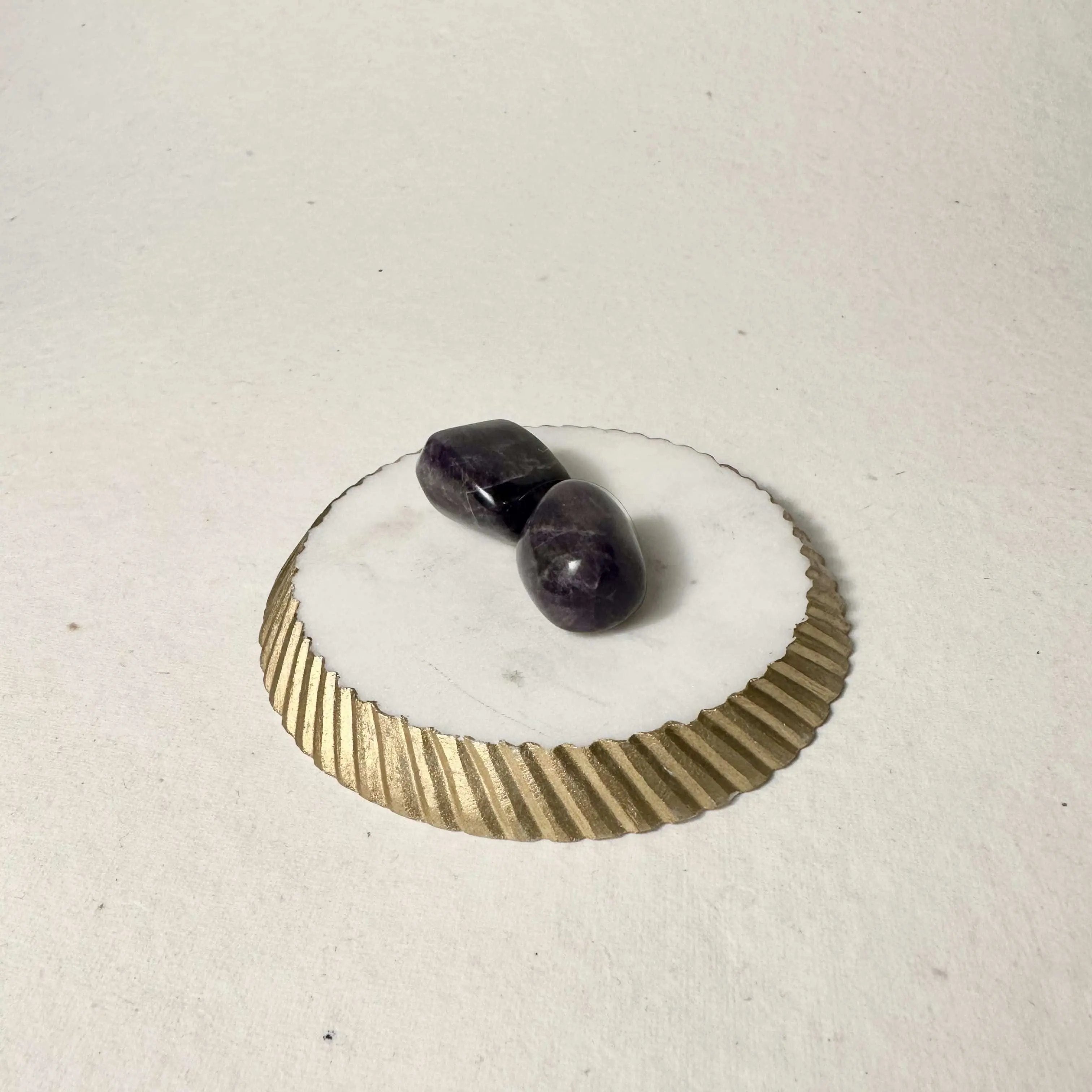 Amethyst Tumble - Eases headaches and releases tension, heals diseases of the lungs and respiratory tract, skin conditions, cellular disorders and diseases of the digestive tract