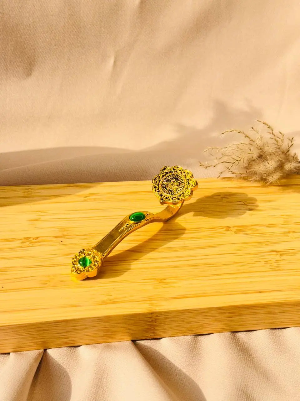 Light-Coded Power & Authority RU-YI Stick (Small)