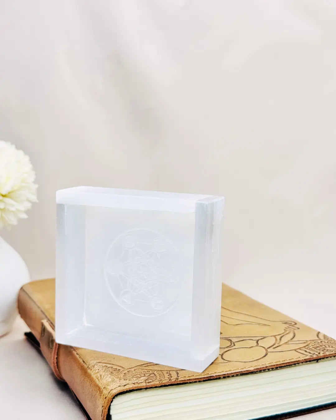 Light-Coded Selenite Chouker Cleanser
