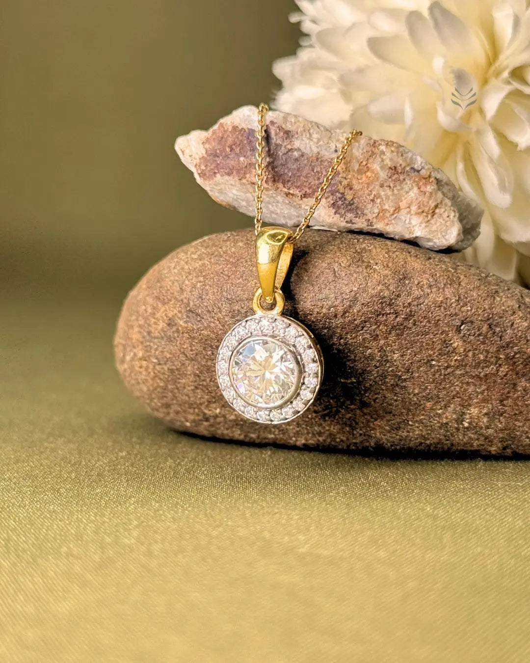 Lightcoded Athena Multi-moissanite Round Silver Gold-plated Pendant