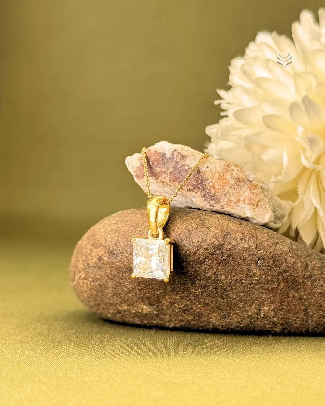 Lightcoded Freya Square Silver Gold-plated Pendant