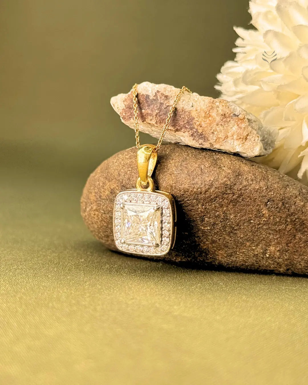 Lightcoded Luna Multi-moissanite Square Silver Gold-plated Pendant