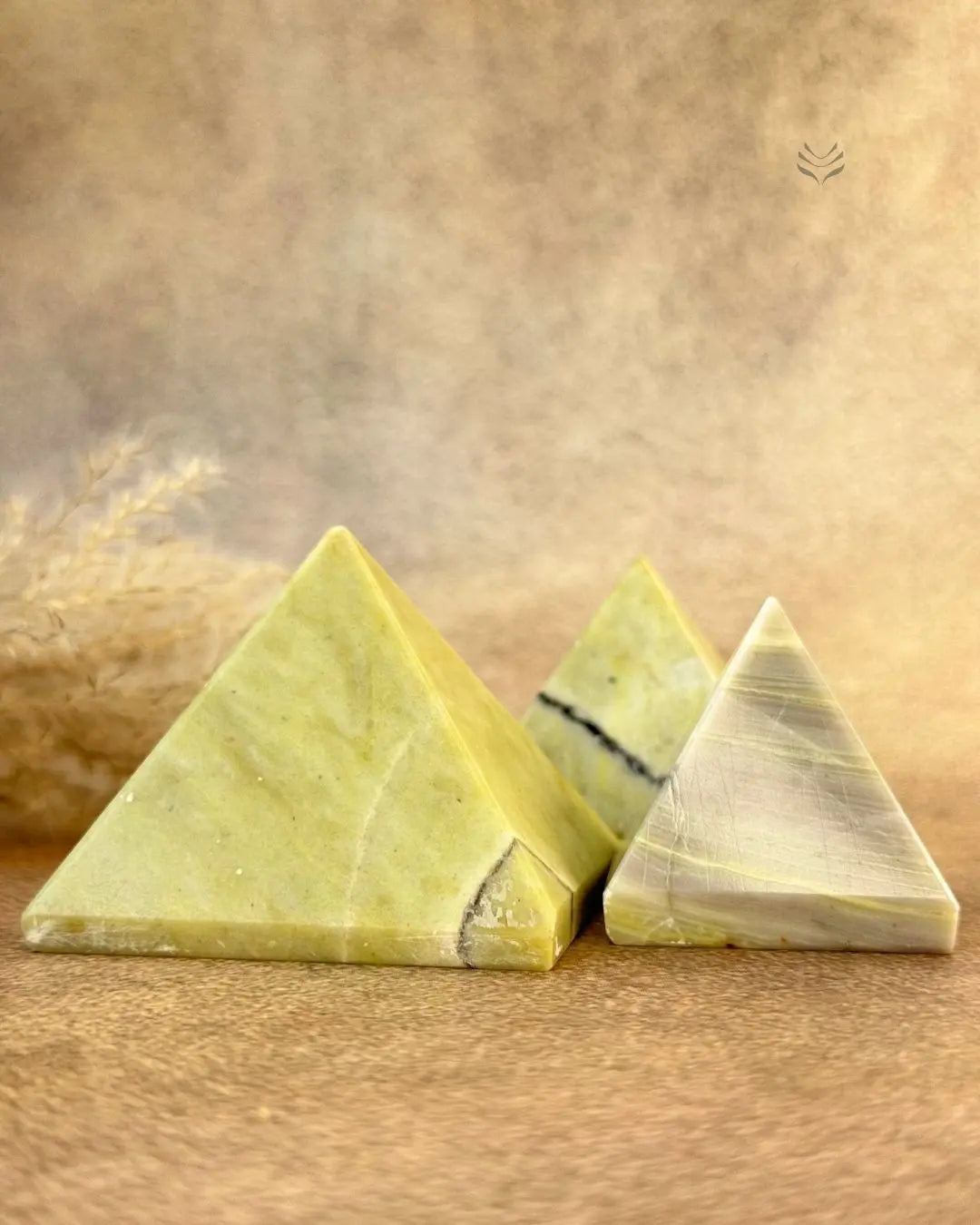 Lightcoded Serpentine Pyramid