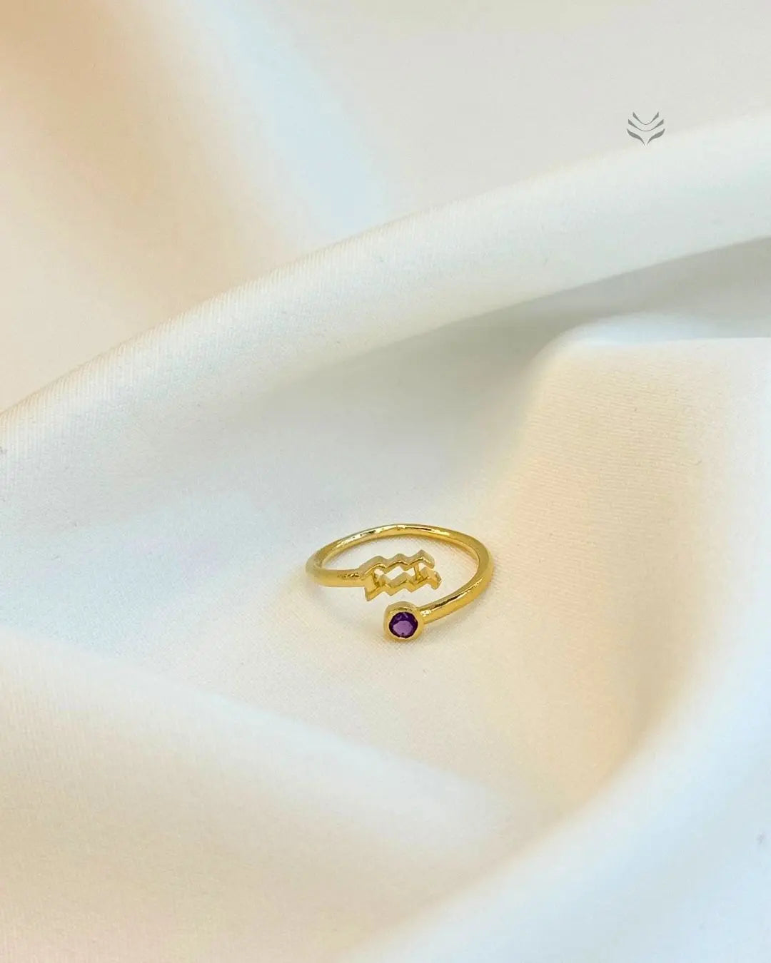 Aquarius – Amethyst Zodiac Ring 