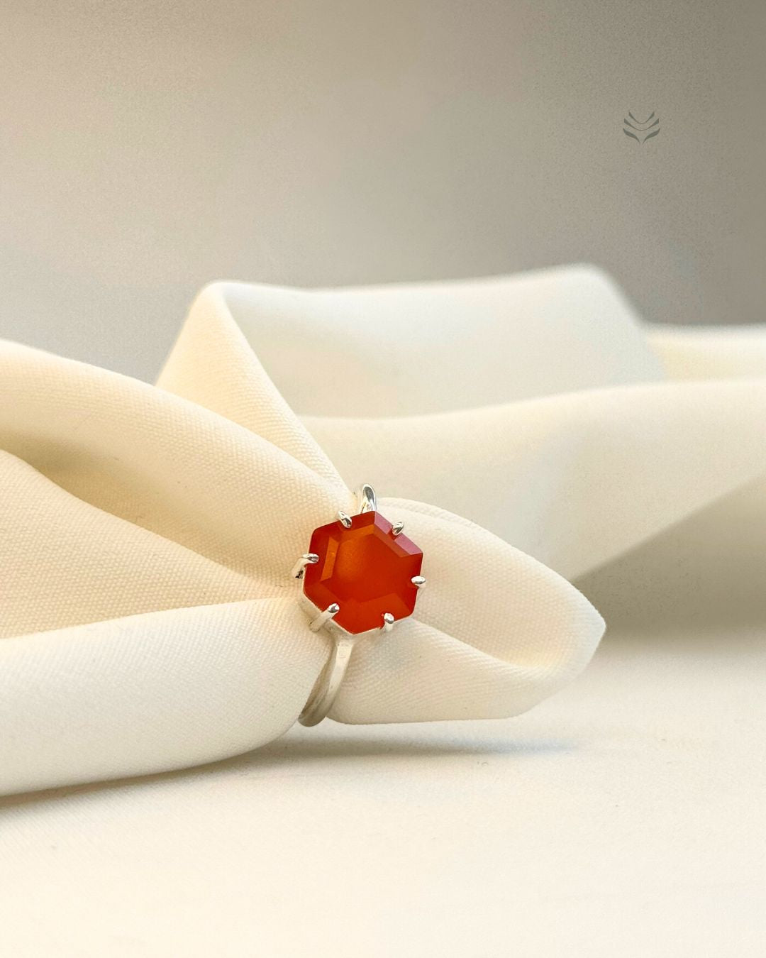HEXA FIRE CARNELIAN RING