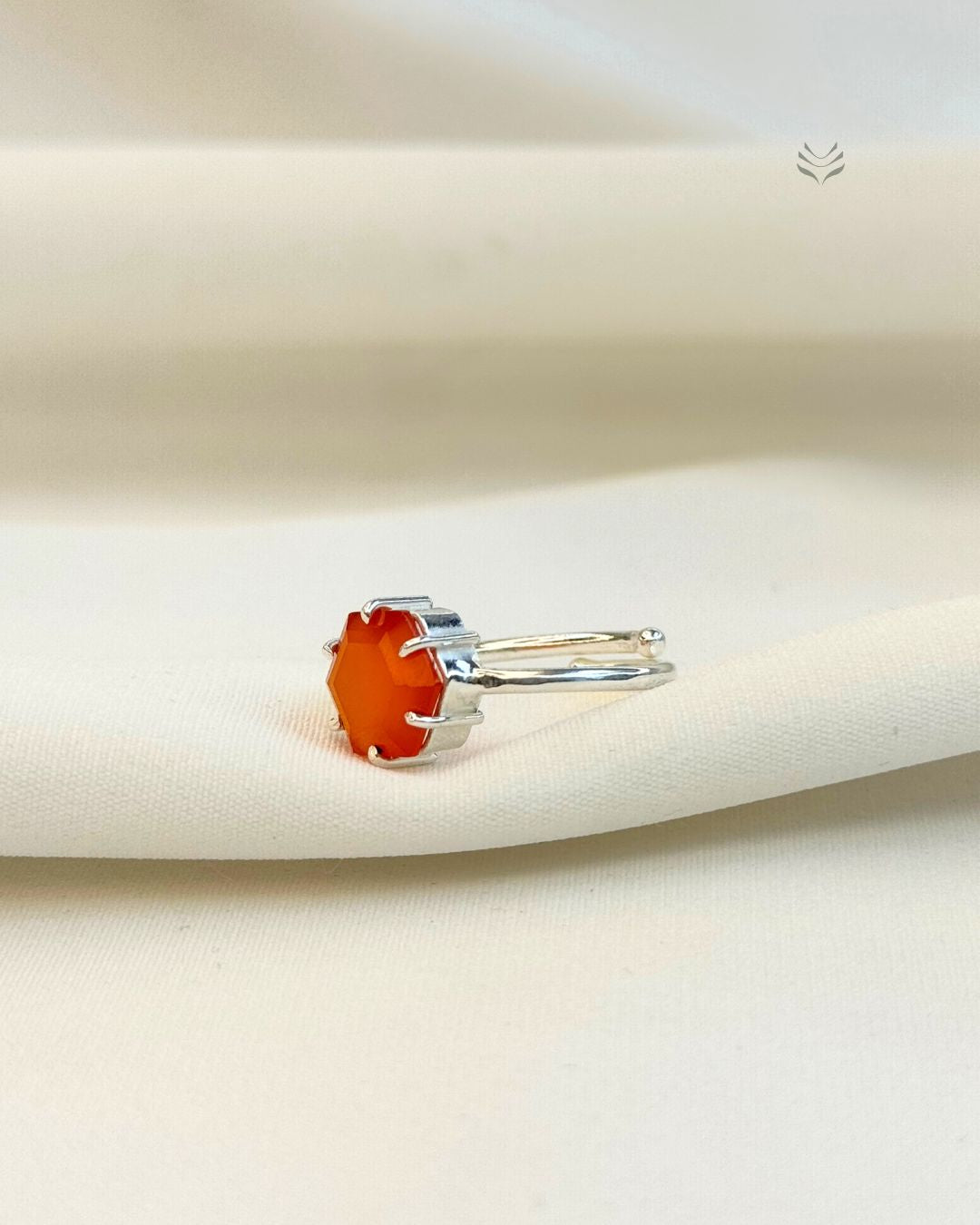 HEXA FIRE CARNELIAN RING