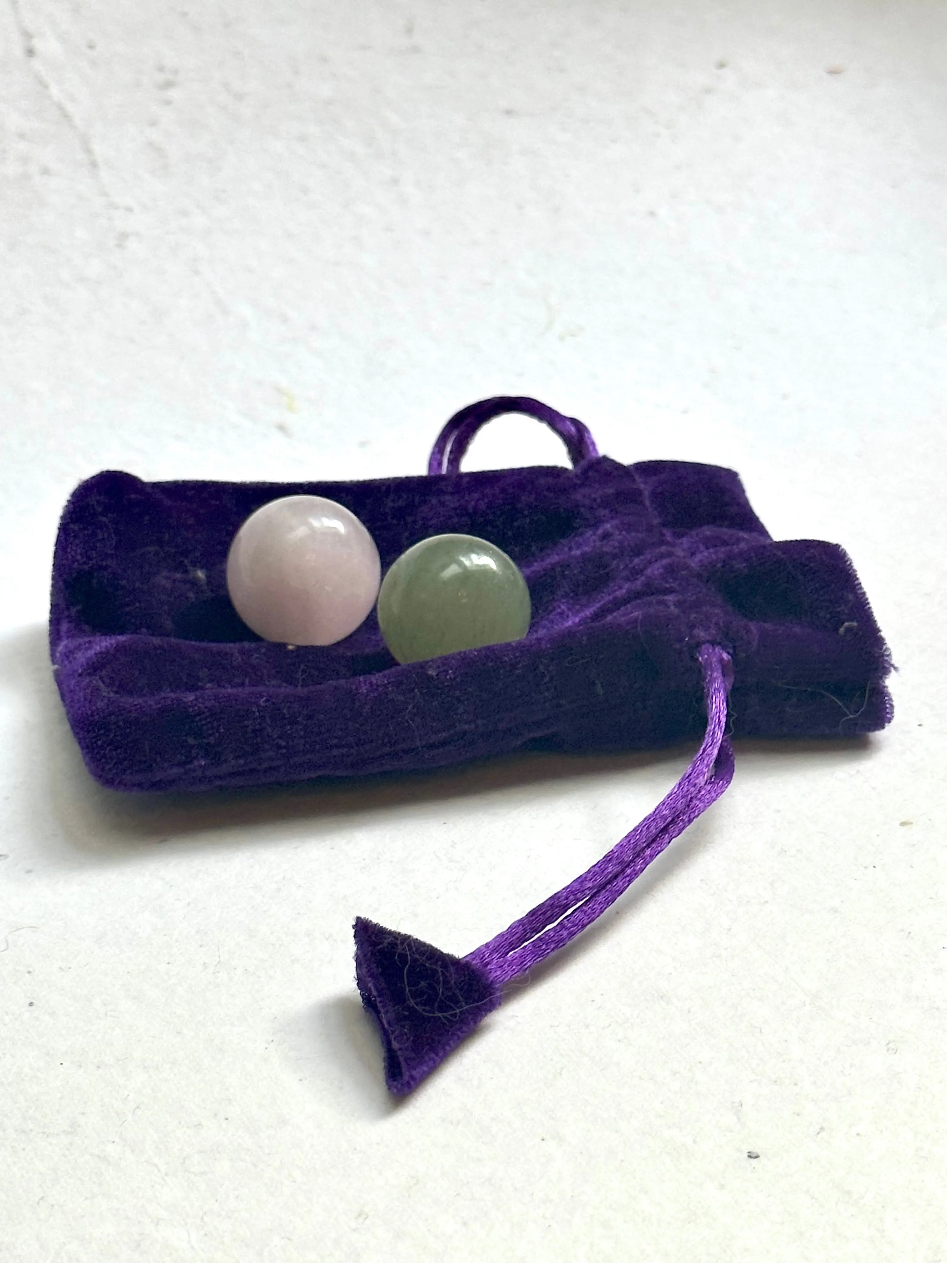 Yes | No Spheres - For Your Everyday Questions  Assign Yes & No to each of the sphere and carry them with you in the pouch. When in doubt ask a question and pull out a sphere with eyes closed. You will have the answer.