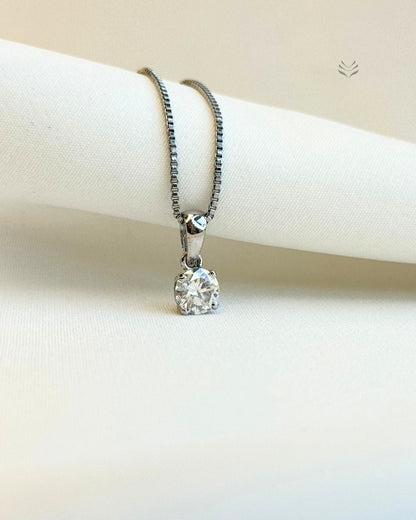 Iris Round Silver Pendant 