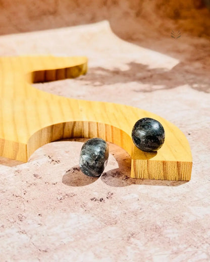 Light-Coded Larvikite Tumbles 