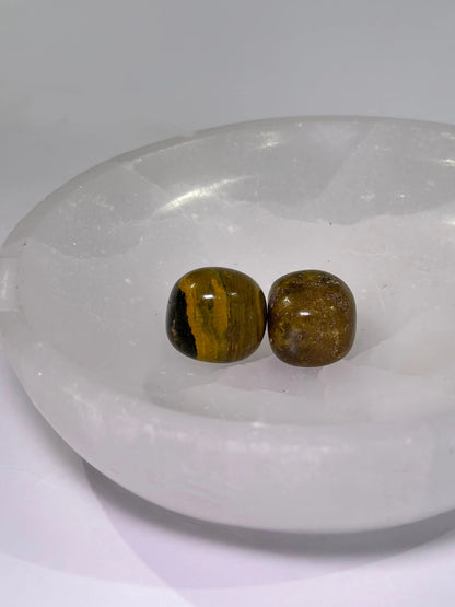 Ocean Jasper is a rare crystal that also known as Cellular Jasper, the Atlantis Stone, and Sea Jasper. Ocean Jasper helps you switch perspectives and adopt a better view of yourself. It teaches you to prioritise yourself.