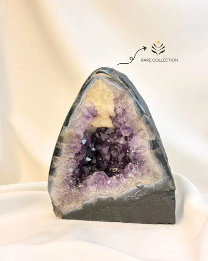 PURPLE PORTAL - AMETHYST GEODE  cave