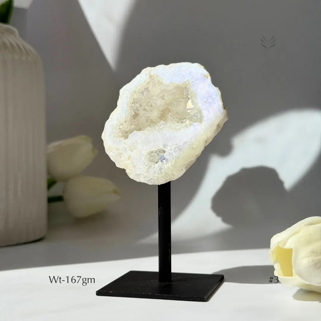 Zero Confusion Angel Aura Quartz  Geode