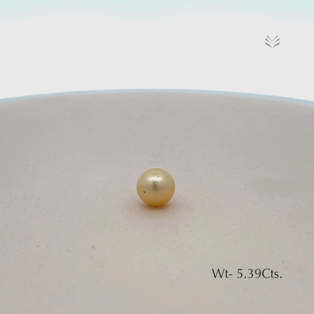 Load video: Pearl - 5.39 Ct
