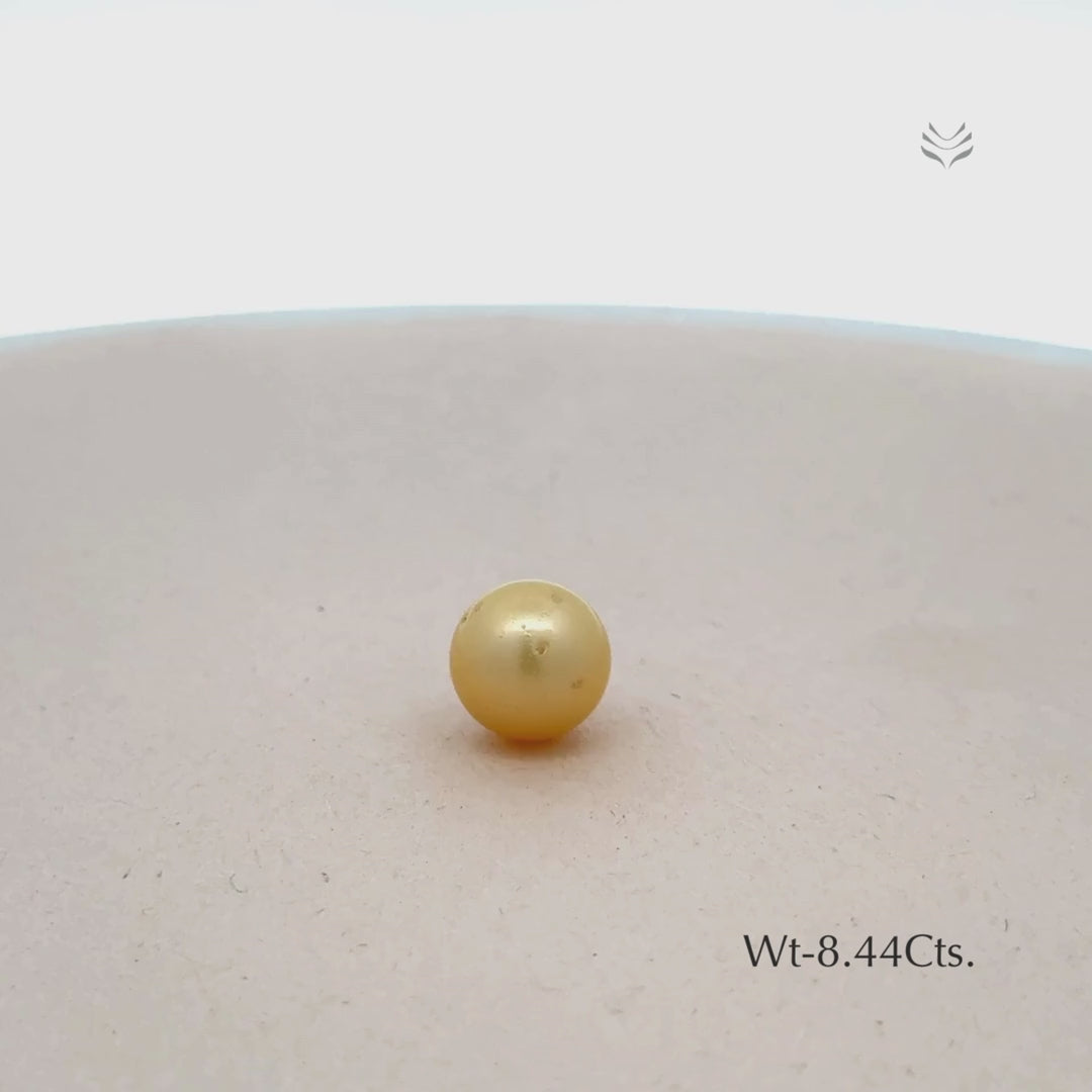 Load video: Pearl - 8.44 Ct