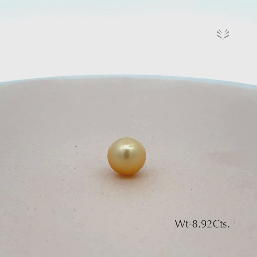 Load video: Pearl - 8.92 Ct